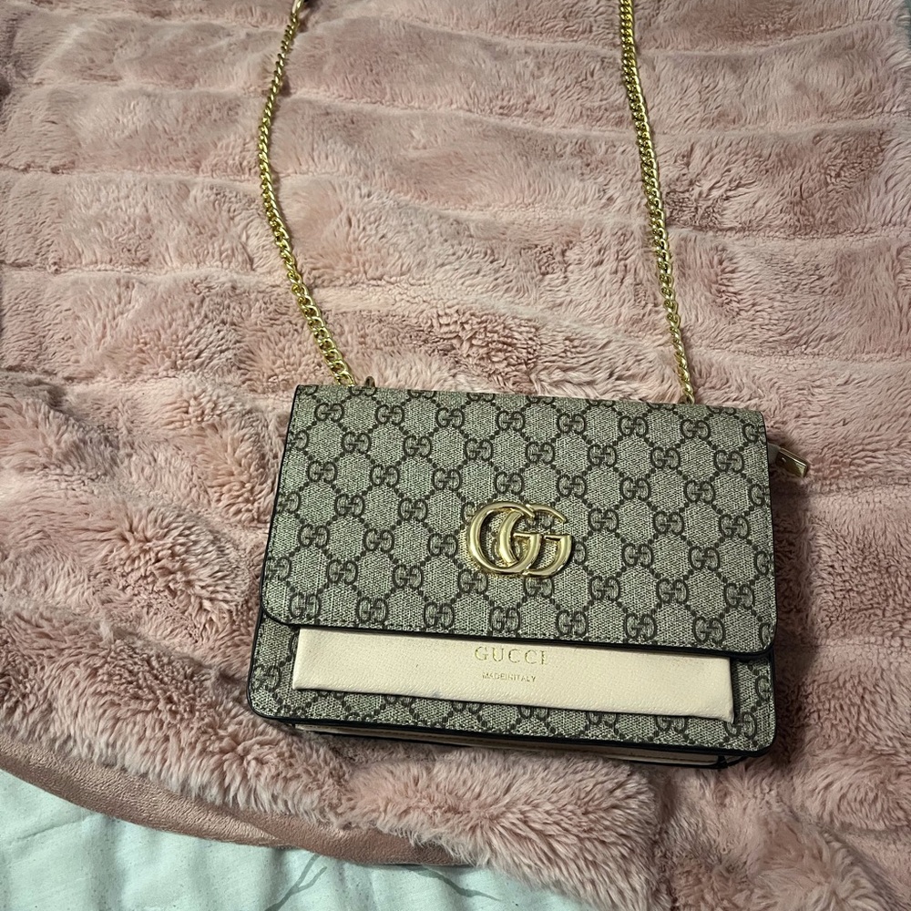 Gucci Beige GG Supreme Canvas Crossbody Bag